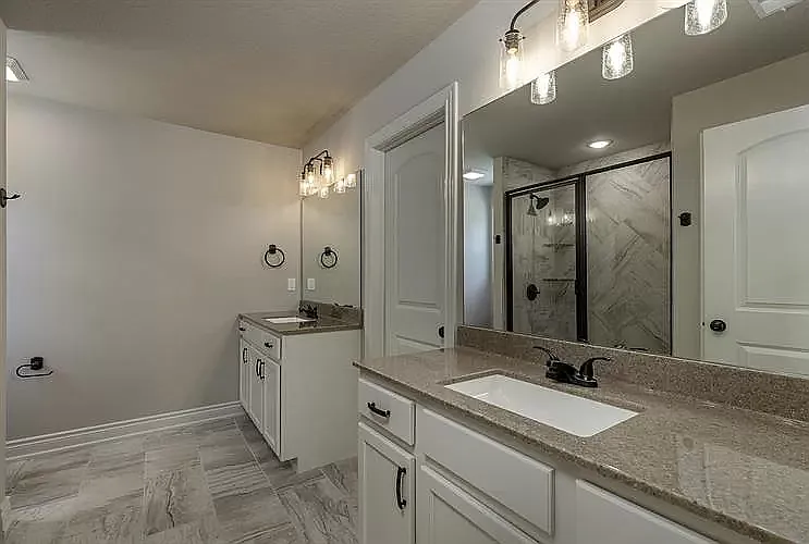 1905 Kenilworth Dr — Photo 25