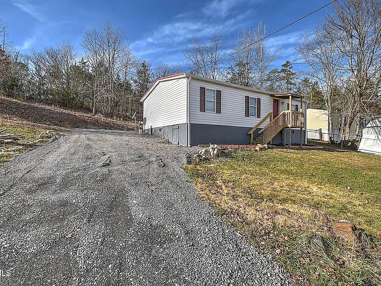 704 Church Hill Dr — Photo 2