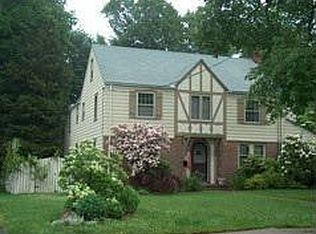 46 Castlewood Rd, West Hartford, CT 06107