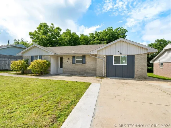 915 W 23rd St, Ada, OK 74820
