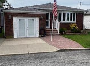 26 Iowa Pl, Staten Island, NY 10314