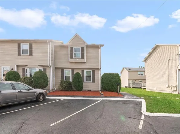 20 4th Ave, Warwick, RI 02888