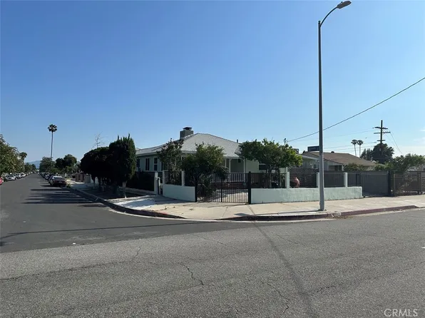 10842 Saticoy St, Sun Valley, CA 91352