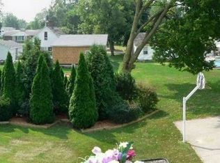 215 E Oak St, Washburn, IL