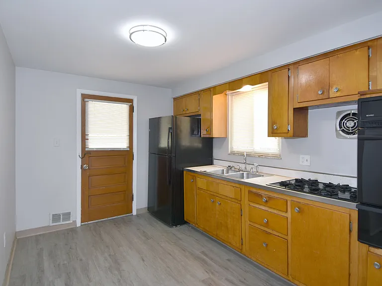 3152 Glendale Ave #1 — Photo 8
