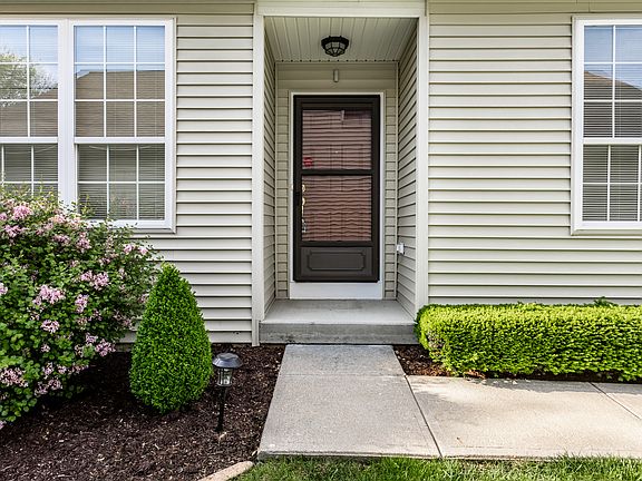 4th image of 1041 Lincoln Park East Dr