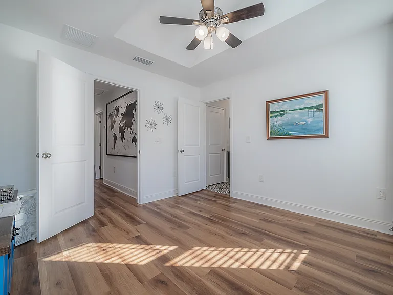 1714 E Lambright St — Photo 35