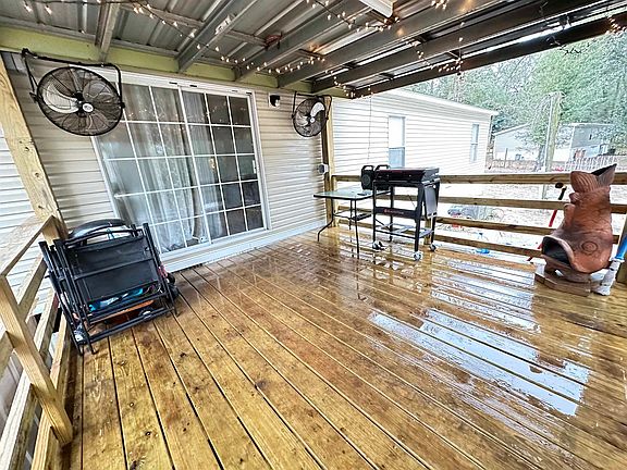 3rd image of 9086 Silver Oak Ln