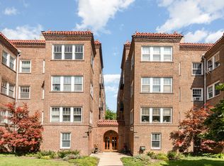 721 Emerson St APT 2W, Evanston, IL 60201