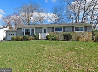 731 Valley Rd, Warminster, PA 18974