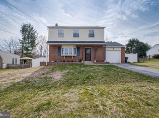 2539 E Colonial Dr, Upper Chichester, PA 19061