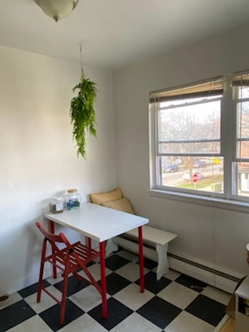 1004 Pleasant — Photo 2