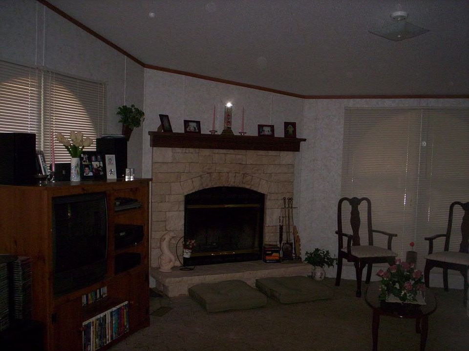 2nd image of 6318 N Utica Ave