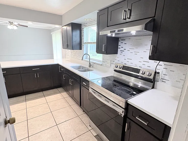4428 Carousel Rd — Photo 11