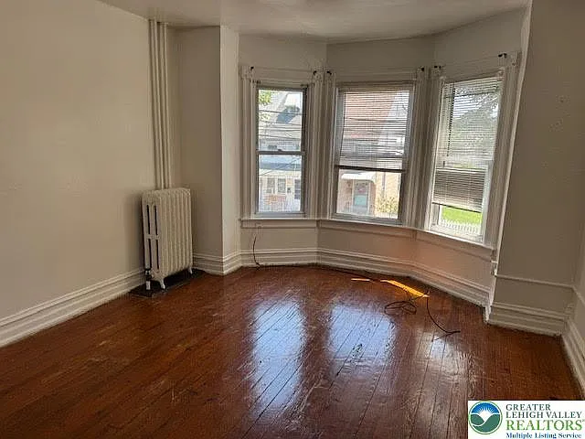 208 Ridge Ave — Photo 10