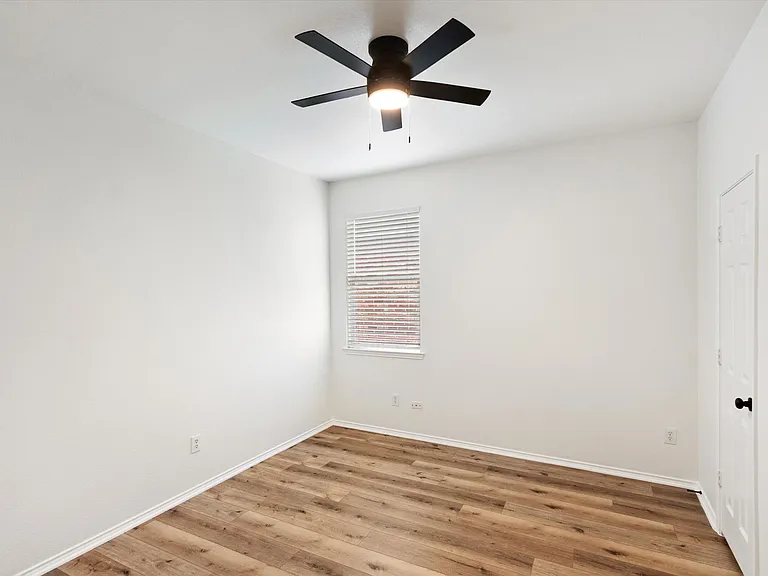 2405 Itasca Dr — Photo 22