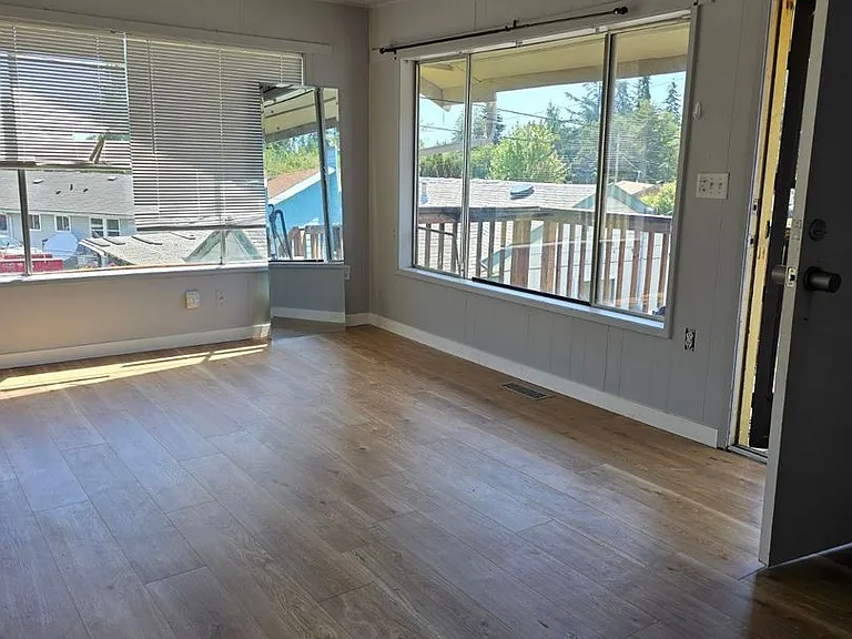 2814 Callahan Dr — Photo 2