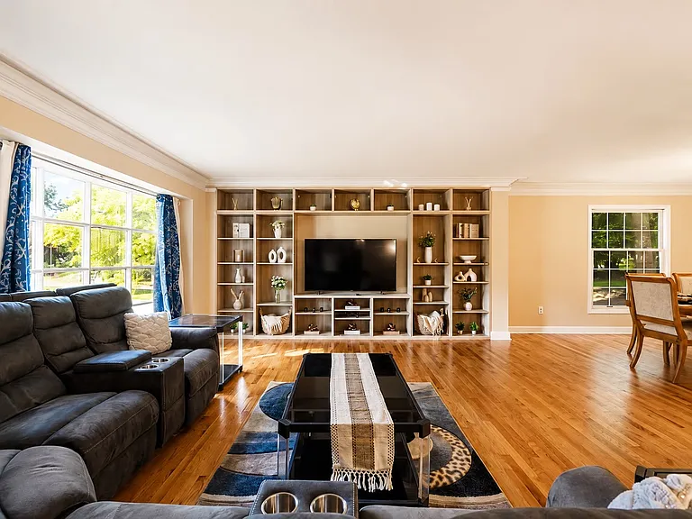 25795 Livingston Cir — Photo 19