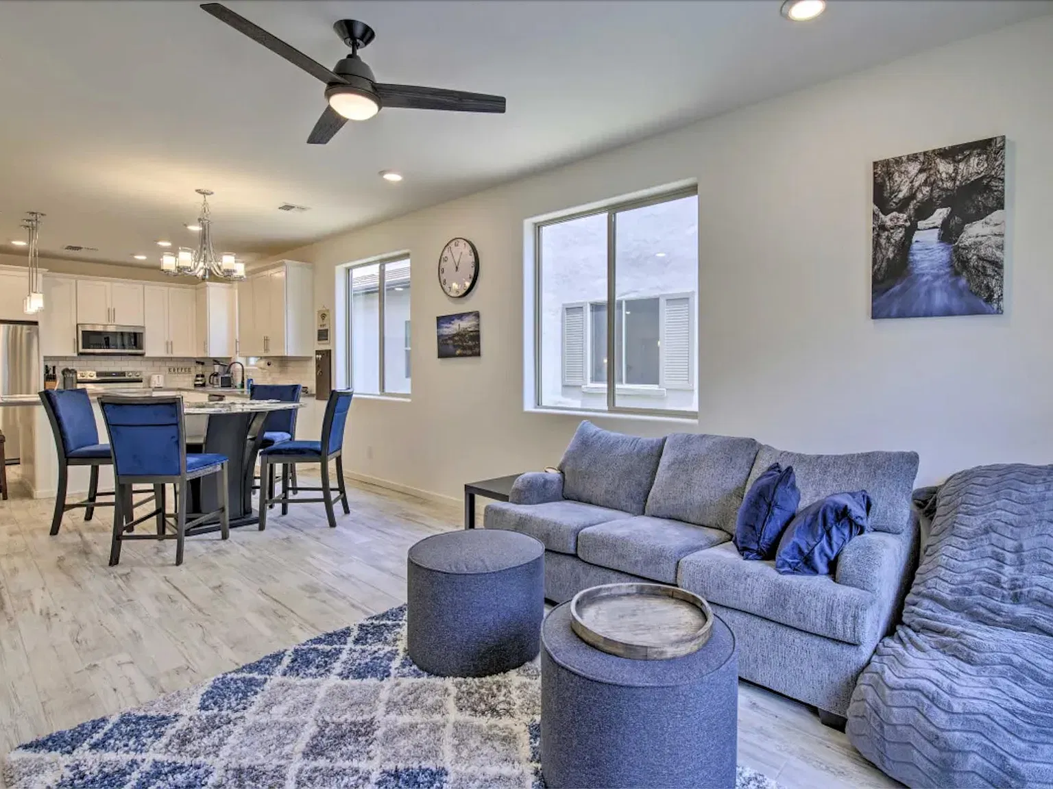 2 bed, 2.5 bath, 2324 sqft, $2,762 — Photo 3