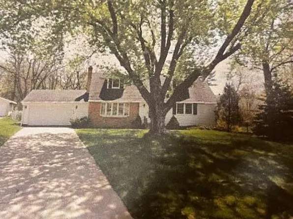 2412 Porter Ave, Anoka, MN 55303