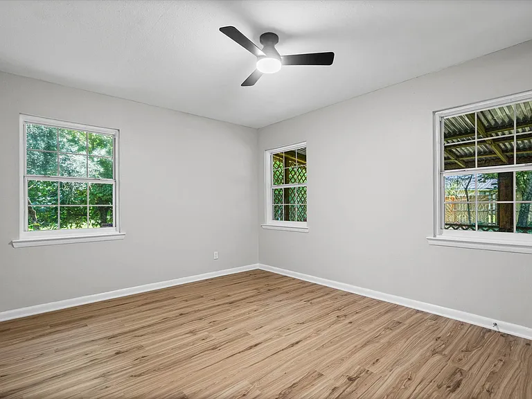 835 S Madison Dr — Photo 13