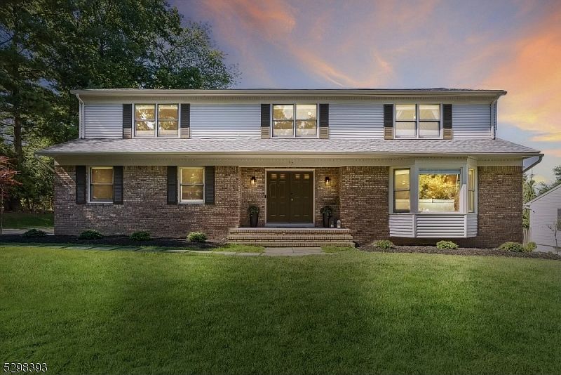 1st image of 37 Scarsdale Dr
