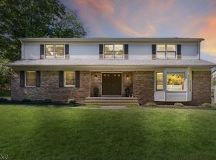 37 Scarsdale Dr, Livingston, NJ 07039
