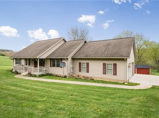 10326 Ridge Ave SE, Magnolia, OH