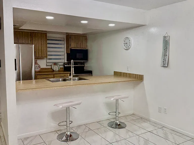 912 SE 13th St #3 — Photo 34