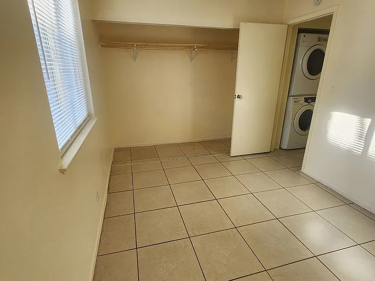 4610 Elk Springs Ave — Photo 17