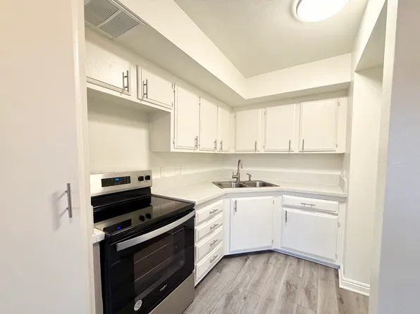 Milton Court, 7630 Milton Ave APT 10, Whittier, CA 90602