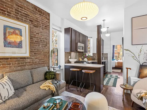 345 W 21st St APT 2B, Manhattan, NY 10011