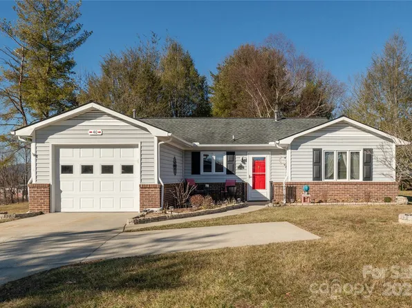 40 Doanbury Ct, Hendersonville, NC 28792