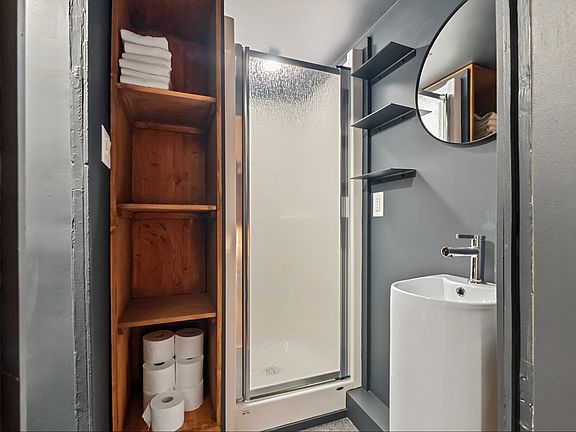 5th image of 52 Rue Sous Ave #56