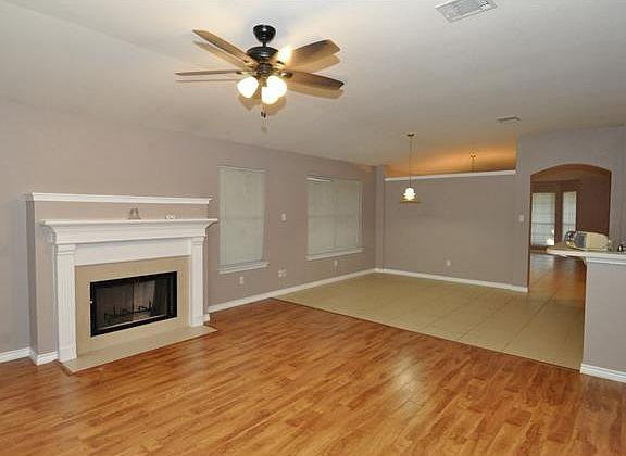 5th image of 805 Settlement St