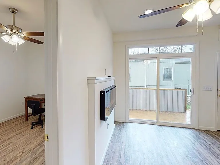University Park Apartments near Cornell University — Photo 47