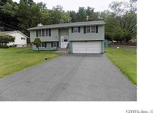 135 Sheraton Rd, Syracuse, NY 13219