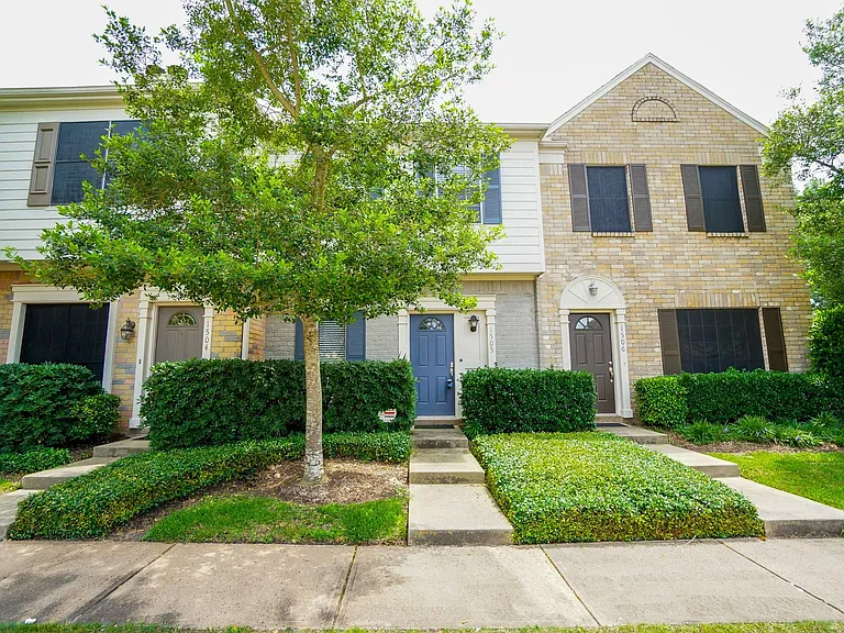 2910 Grants Lake Blvd #1505 — Photo 2