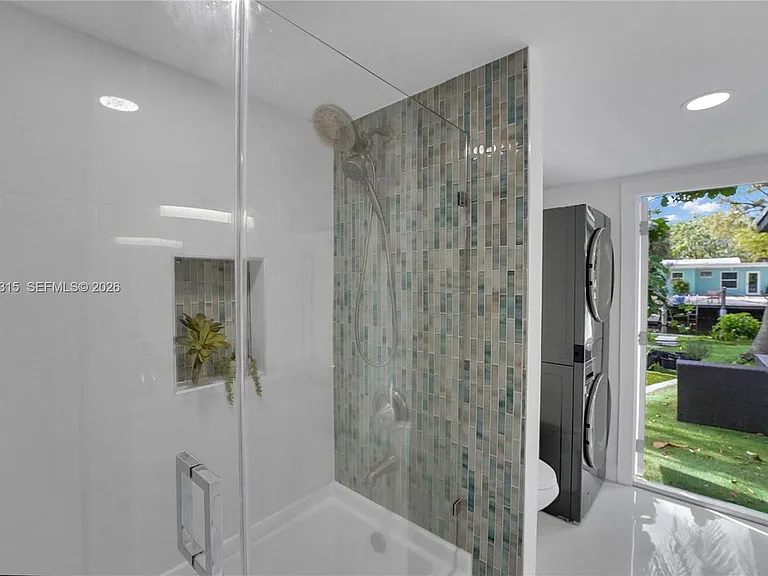 1137 SW 8th Ave — Photo 12