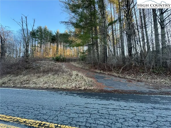 1363 Parker Eller Road, Lansing, NC 28643