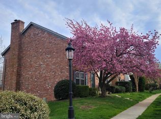 8401 Willow Forge Rd, Springfield, VA 22152