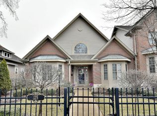 125 N Haven Rd, Elmhurst, IL 60126