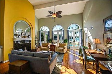 old living room- new floors 