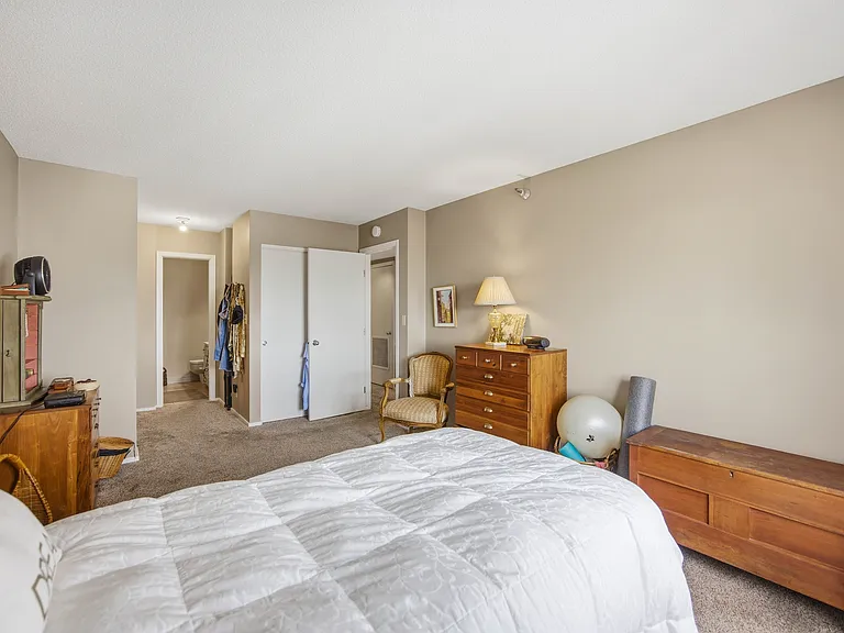 300 Walnut St #2008 — Photo 7