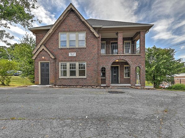 1122 N Main St, Marion, VA 24354