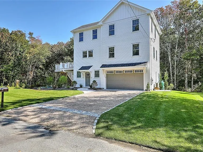137 Rosebriar Ave — Photo 32