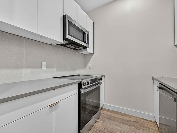 3rd image of 157 Hawthorne St #2A