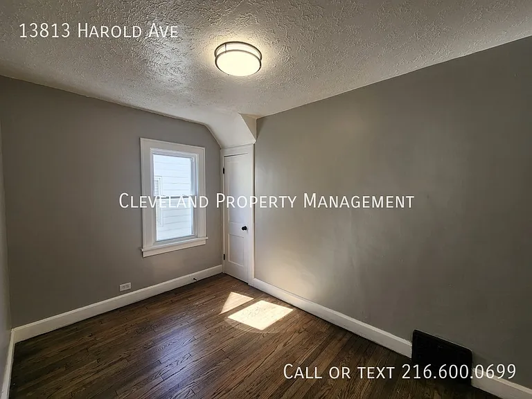 13813 Harold Ave — Photo 9