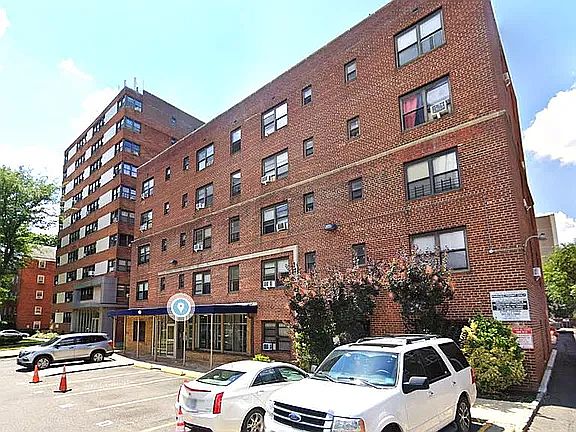 2nd image of 235.5 S Harrison St #303A