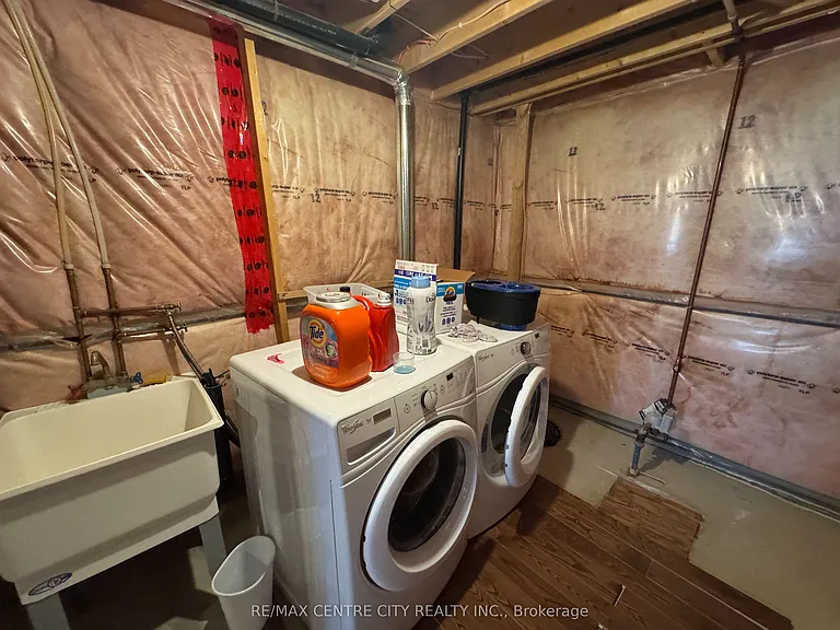751 Freeport St — Photo 27